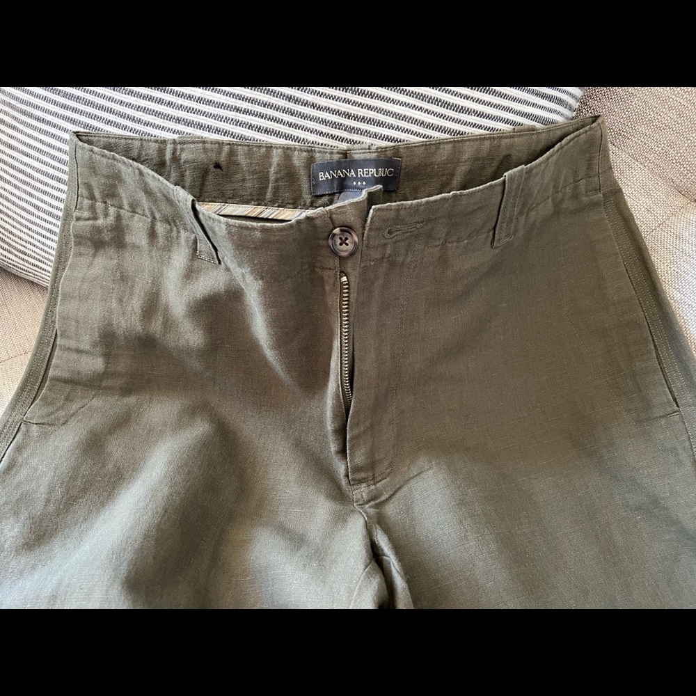 Banana Republic NWOT 30x30 light-weight flat-front 60% linen.